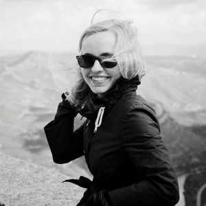 Meet your Posher, Caitlin